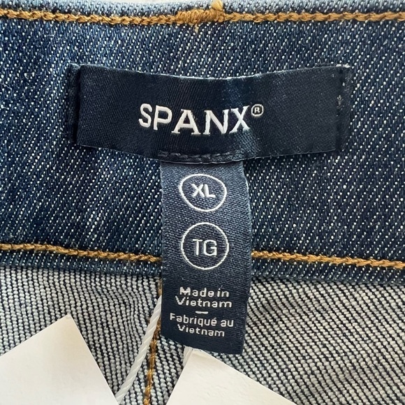 SPANX SPANXshape EveryWear Flare Jeans Authentic Blue Size XL NEW - Picture 9 of 15